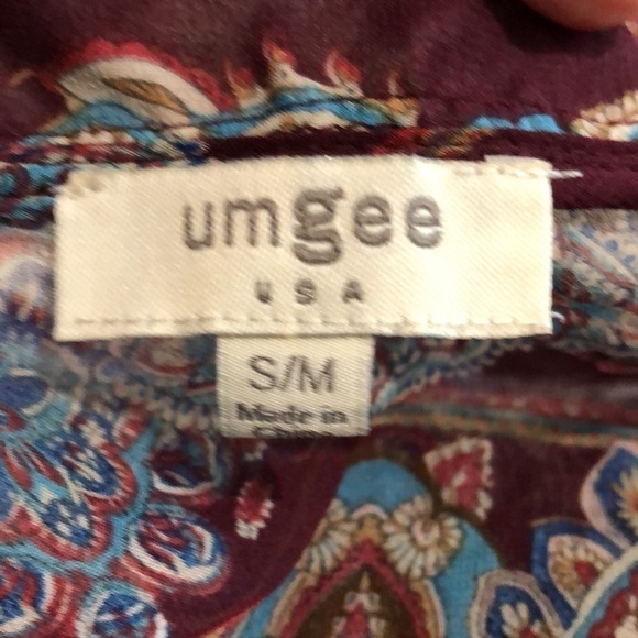 Umgee kimono style cover. Open front. Bell sleeves. Tassel hem. Size S/M - Picture 7 of 8